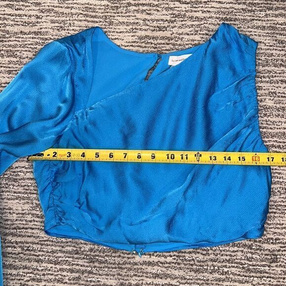 NWT Lover and Friends Carlita Asymmetrical Top in Blue Large Revolve - Picture 12 of 16